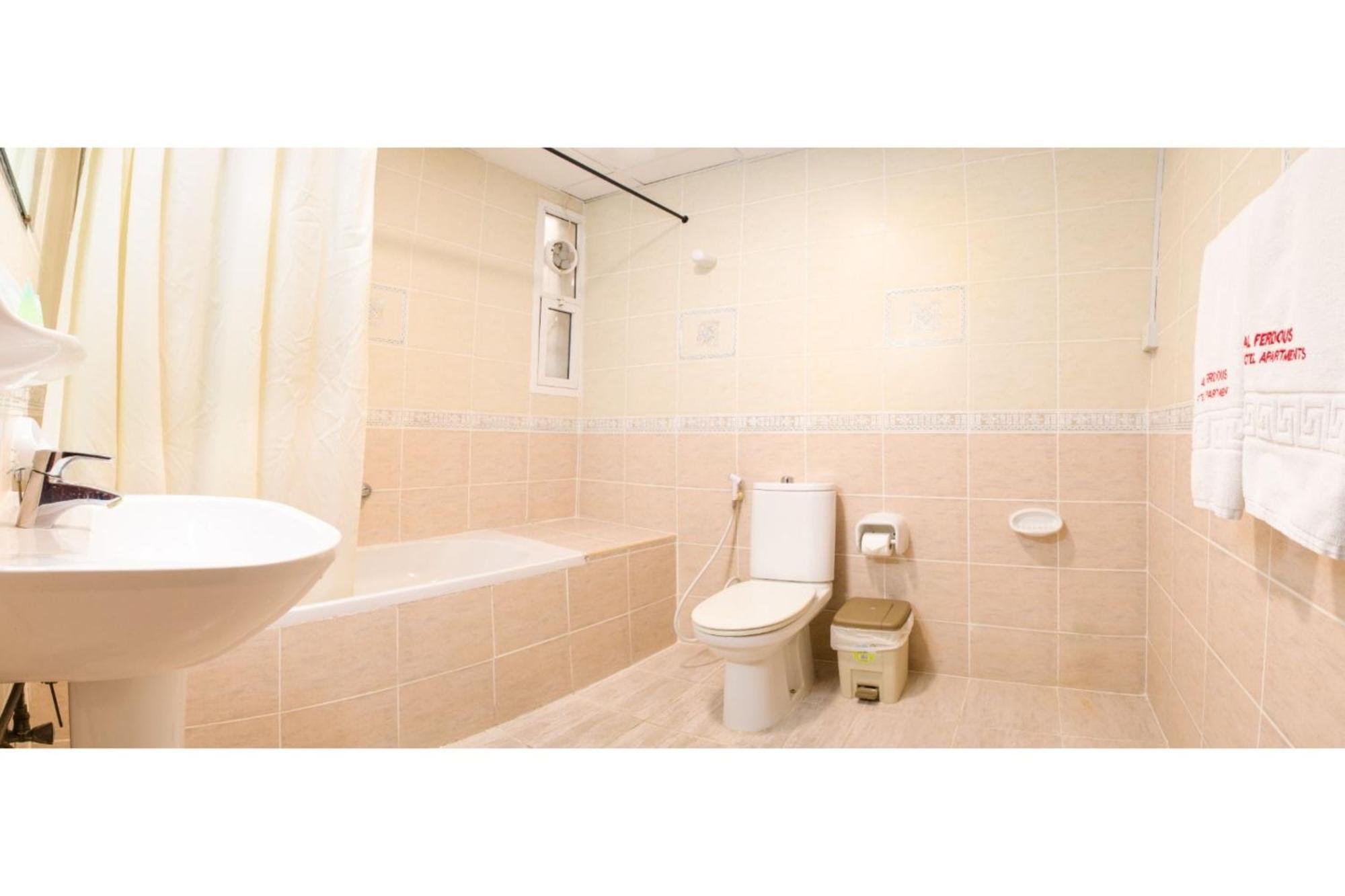 Al Ferdous Hotel Apartment Sharjah Ngoại thất bức ảnh