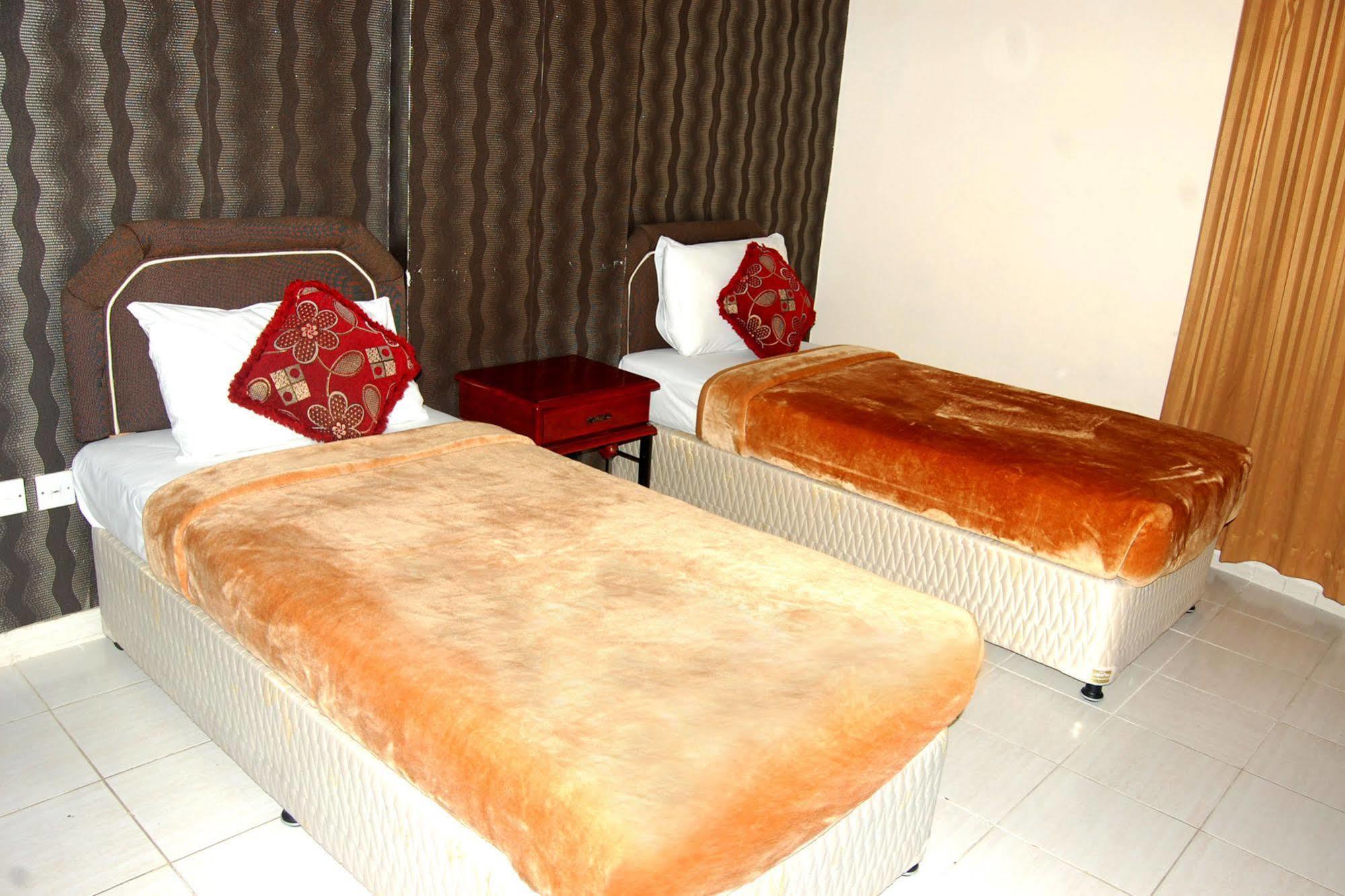 Al Ferdous Hotel Apartment Sharjah Ngoại thất bức ảnh