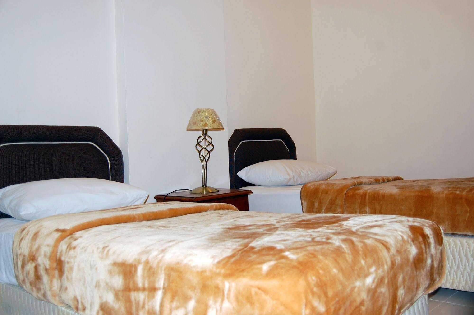 Al Ferdous Hotel Apartment Sharjah Ngoại thất bức ảnh