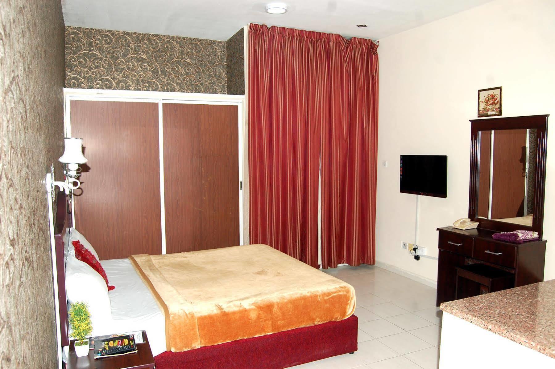 Al Ferdous Hotel Apartment Sharjah Ngoại thất bức ảnh