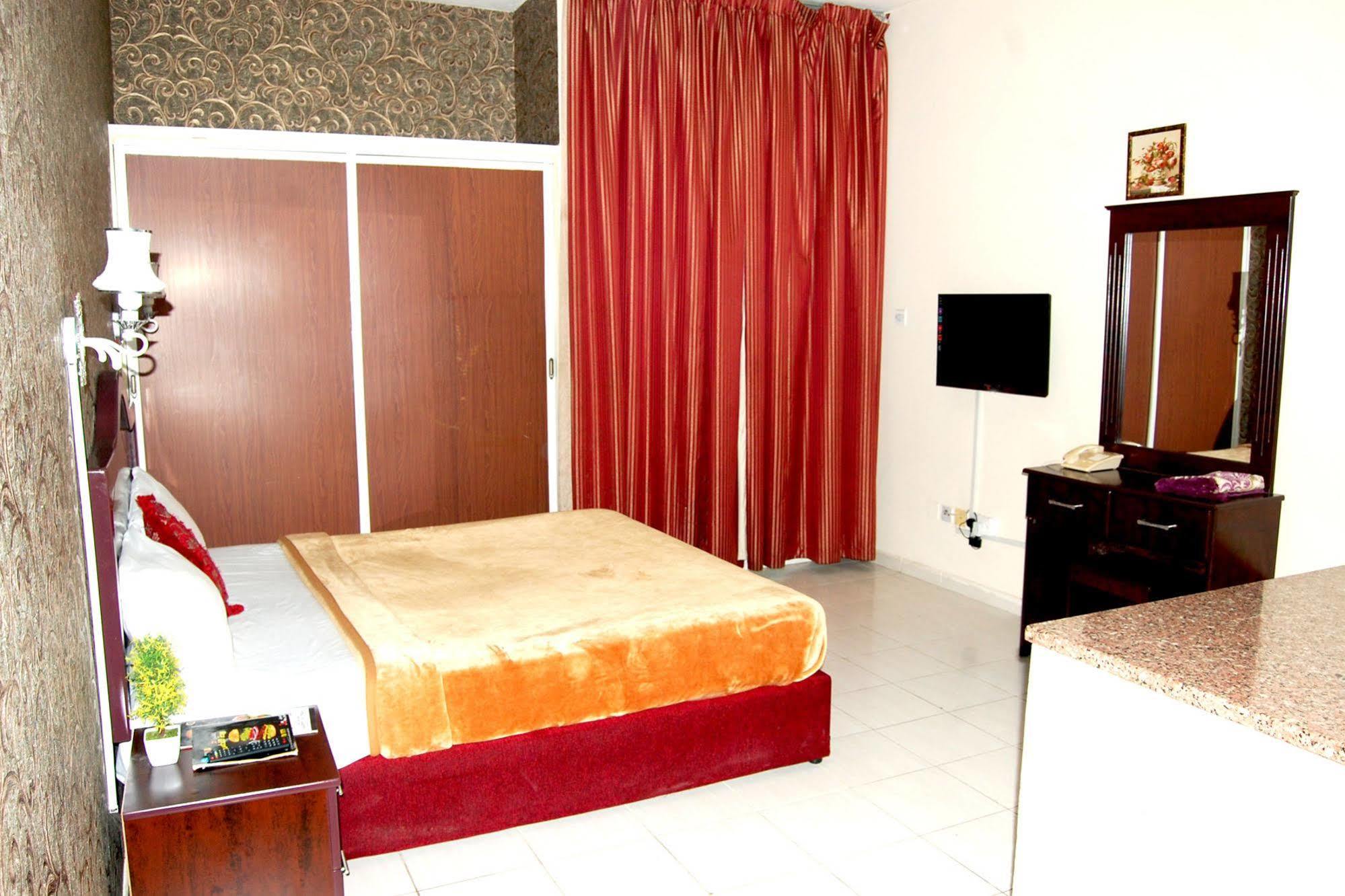 Al Ferdous Hotel Apartment Sharjah Ngoại thất bức ảnh