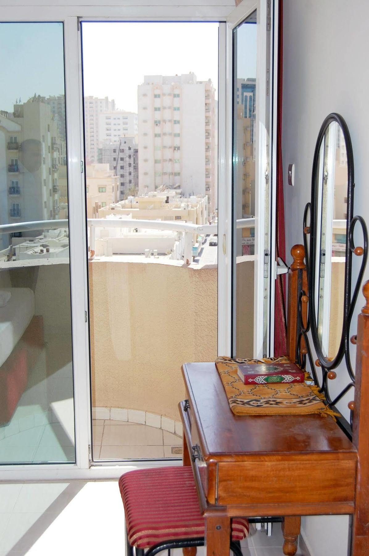 Al Ferdous Hotel Apartment Sharjah Ngoại thất bức ảnh