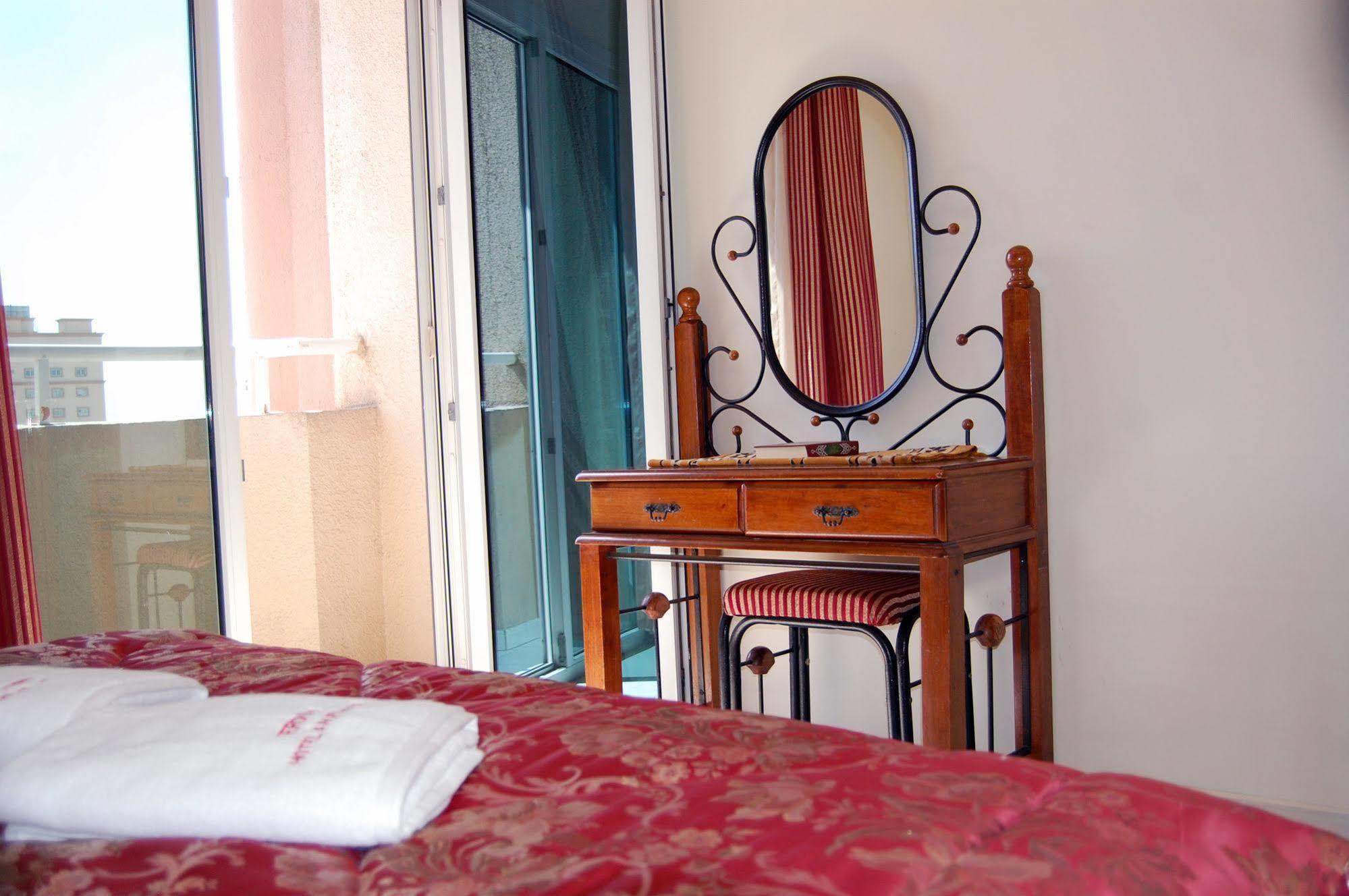 Al Ferdous Hotel Apartment Sharjah Ngoại thất bức ảnh